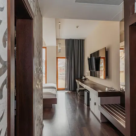 Ah Charlotte Center * Košice